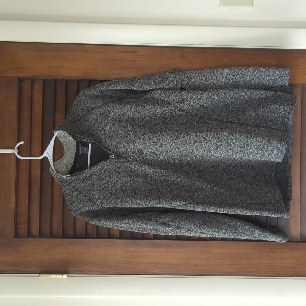Men's Eddie Bauer zip up sweater/sweatshirt with a fleece lining size medium